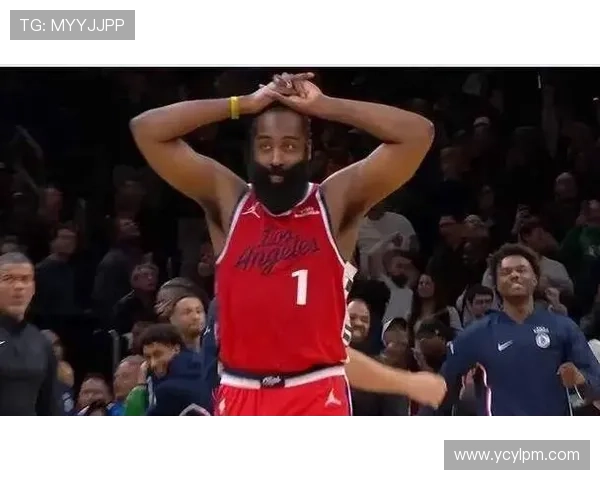 哈登上半场表现抢眼第二节独取14分助球队逆转局势