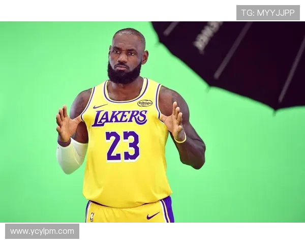 詹姆斯全力支持达蒙琼斯助其在人生道路上不断前行