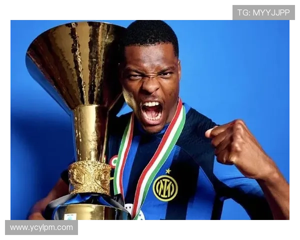 邓弗里斯喜获进球与胜利感谢小图拉姆精彩配合助力球队表现 邓弗里斯喜获进球与胜利感谢小图拉姆精彩配合助力球队表现